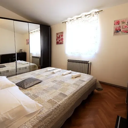 Apartment Apartmani Lu&lo *