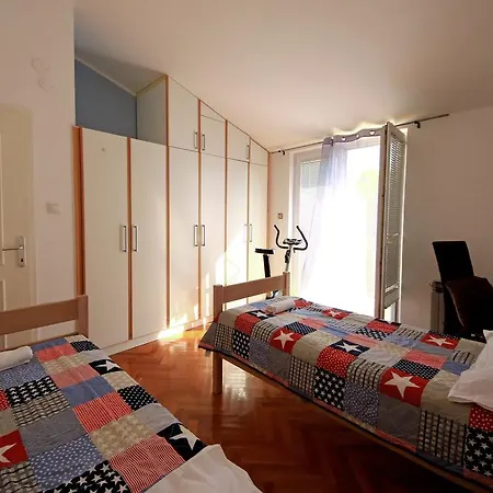 Apartment Apartmani Lu&lo *