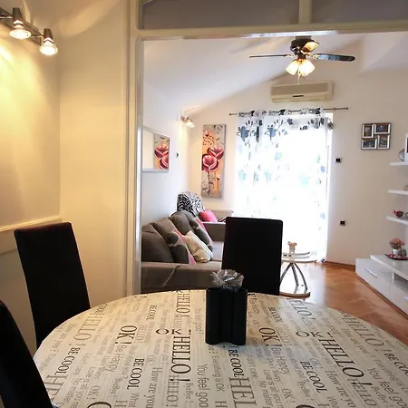 Apartment Apartmani Lu&lo